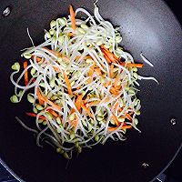 尖椒遇上豆芽的做法图解4