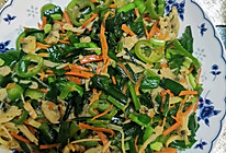 韭菜辣椒红萝卜金针菇炒花甲肉的做法