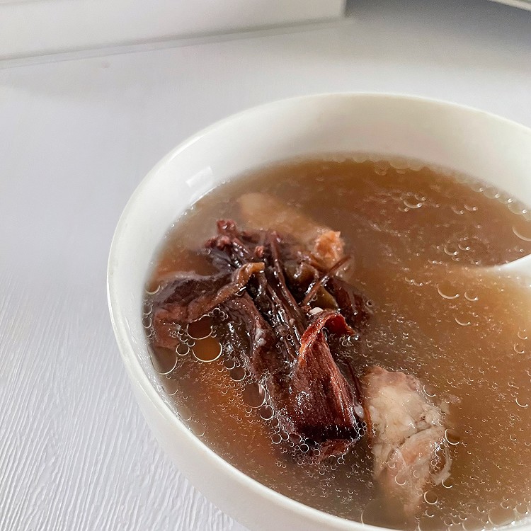 清热祛湿的木棉花猪骨汤的做法