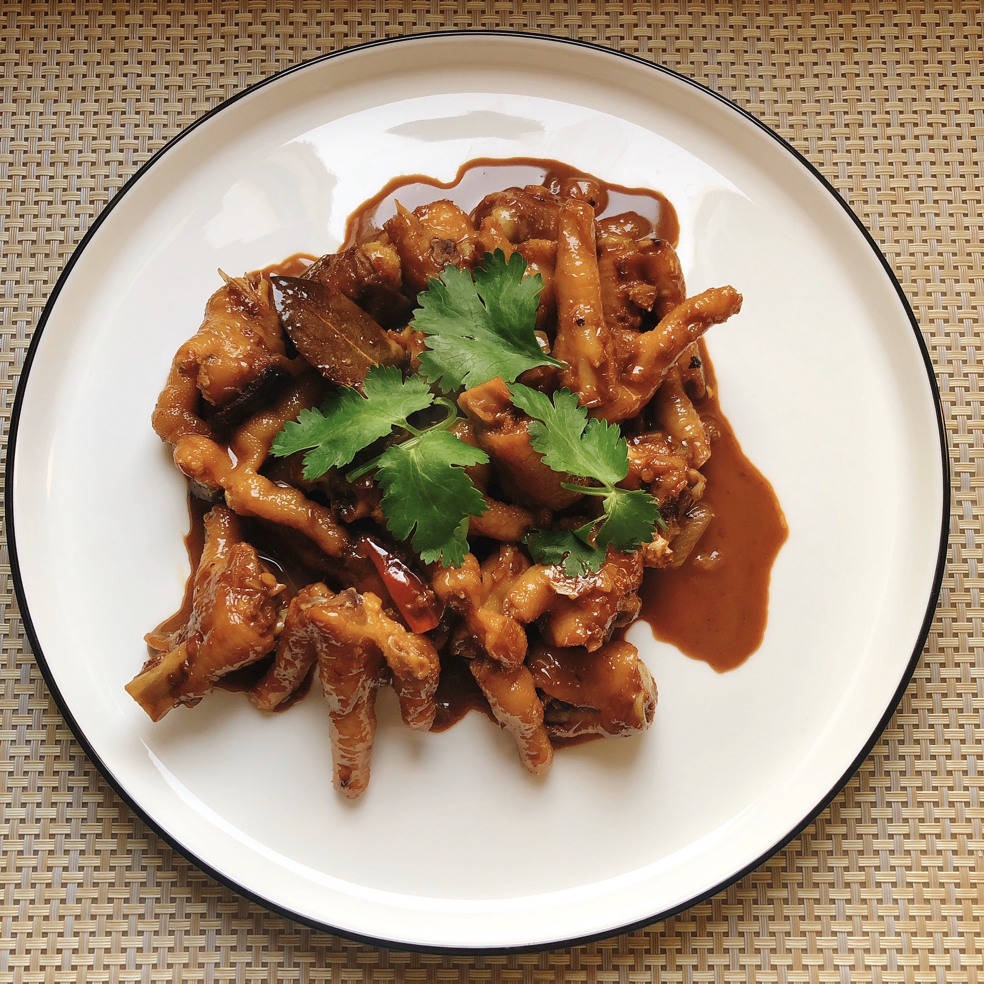 Braised chicken feet
