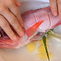 #冬日治愈时刻#黄酒炖加拿大红鱼的做法图解2