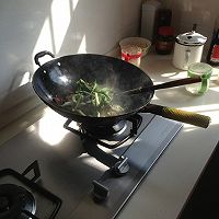 大喜大牛肉粉试用之蒜苗炒猪血的做法图解4
