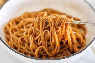 满屋葱香的葱油拌面