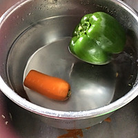 多彩青椒胡萝卜炒肉丝的做法图解3