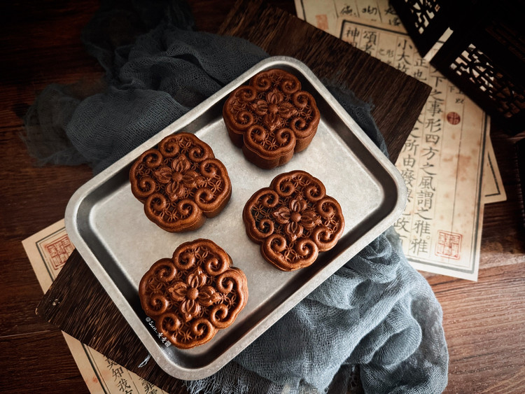 黑芝麻黑糖月饼的做法