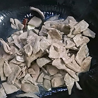 猪肝炒蒜叶，不腥不柴真下饭的做法图解3
