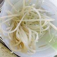 酸菜白肉炖粉条的做法图解3