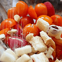 西红柿坚果沙拉#美食视频挑战赛#的做法图解5
