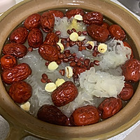 红枣红豆莲子银耳羹快手宵夜下午茶糖水的做法图解3