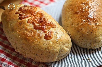 欧芹荞麦肉松面包