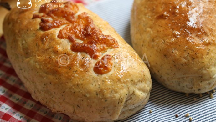 欧芹荞麦肉松面包