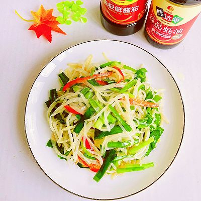 绿豆芽炒韭菜