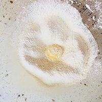 #麦子厨房#小红锅制作：巧克力椰蓉面包的做法图解3