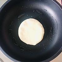 宝宝辅食·葱香虾皮鸡蛋馅饼的做法图解15