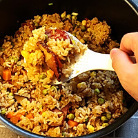 只需电饭煲就能做出超级美味的网红懒人焖饭的做法图解5