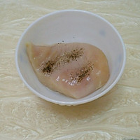 番茄口蘑炖鸡肉的做法图解1