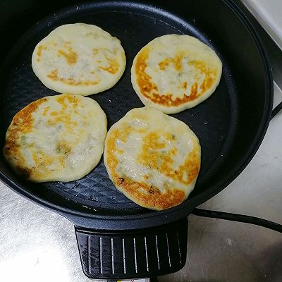 电饼铛烙馅饼，太省事了