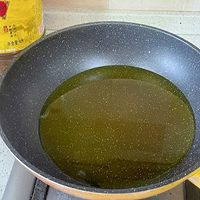 #年饭要飘香，就用外婆乡#年年有余-酥炸黄花鱼的做法图解4