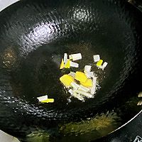 【孕妇食谱】胡萝卜腊肉炒茭白，色香味美，营养全面又健康！的做法图解3