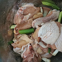鸡汤炖土豆的做法图解1