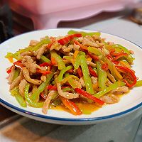 家常菜彩椒炒肉丝，简单美味下饭菜的做法图解13