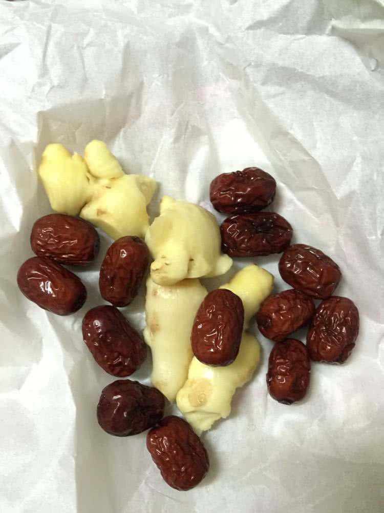 红枣黑糖姜茶的做法图解1