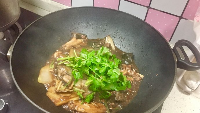 水鱼焖鸡