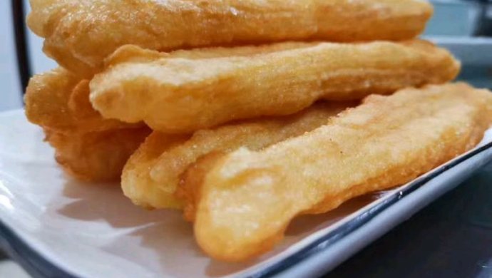 自制蓬松油条