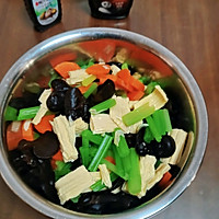 凉拌芹菜腐竹的做法图解5