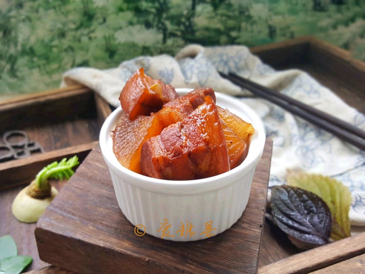 入冬最好吃的家常菜——萝卜炖五花肉的做法