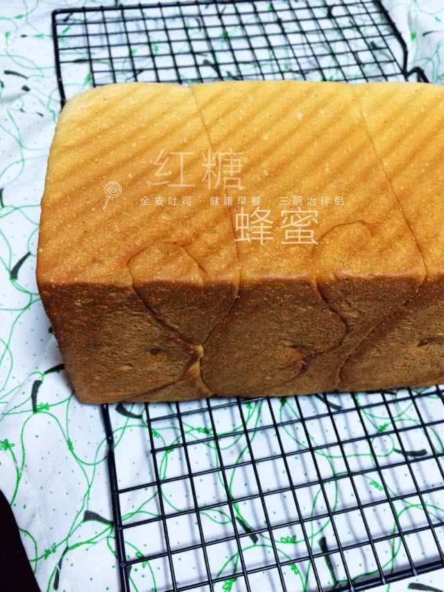 【女王厨房】蜂蜜红糖奶香吐司（中种冷藏法）的做法图解6