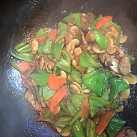 口蘑青椒炒肉的做法图解10