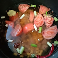牛肉黄豆西红柿汤的做法图解6