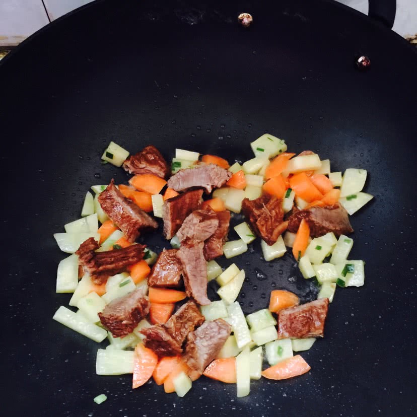 咖喱牛肉海鲜虾饭的做法图解4