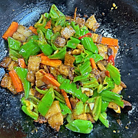 下饭神菜：青椒回锅肉#本周热榜#的做法图解9