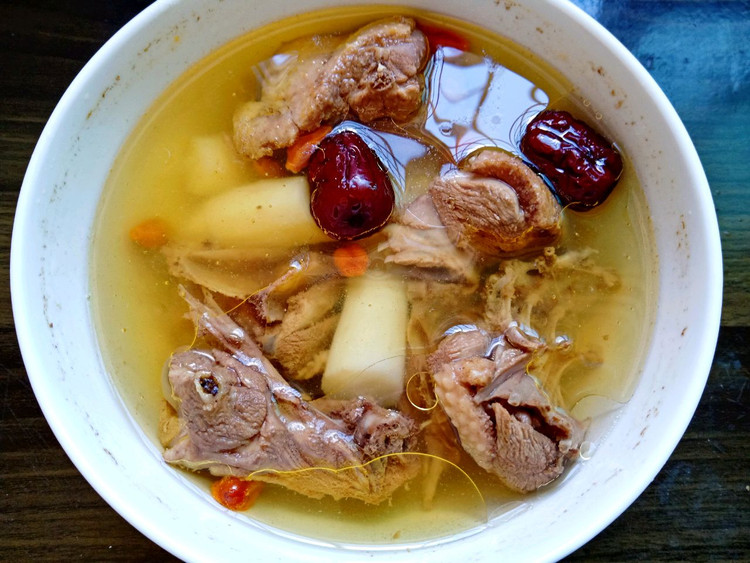 山药红枣鸭肉汤的做法