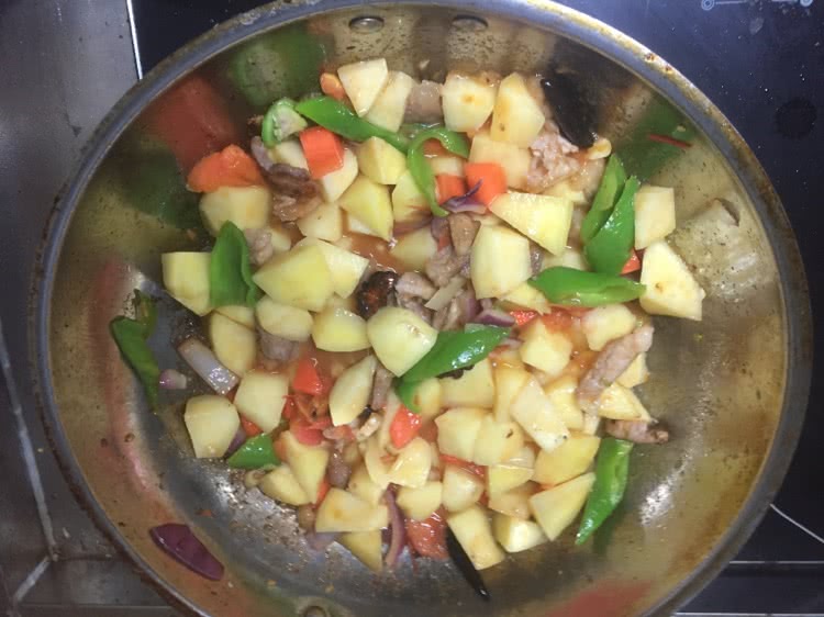 炖土豆的做法图解4