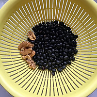 核桃黑豆浆的做法图解1