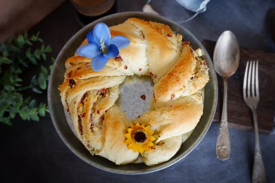 椰蓉蔓越莓花环面包