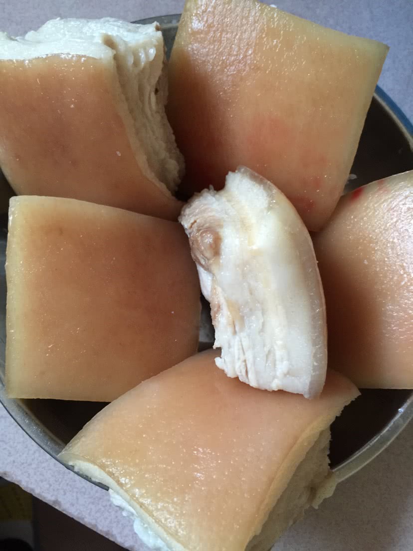 白菜干扣肉#方太一代蒸传#的做法图解1