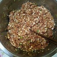 香菇白菜猪肉馅水饺的做法图解4