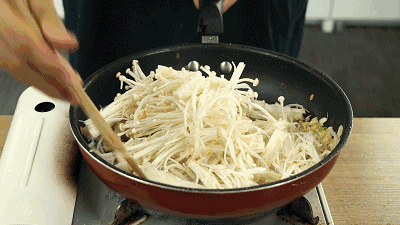 金针菇烧日本豆腐的做法图解4
