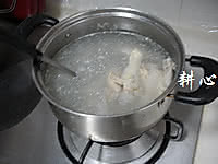 培根米粉汤#极速早餐#的做法图解2