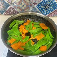 荷兰豆炒虾仁的做法图解7