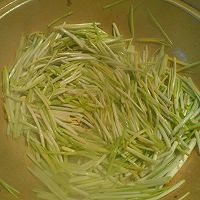蒜黄炒五香干的做法图解6