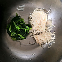 #美食视频挑战赛# 凉拌菠菜金针菇的做法图解3