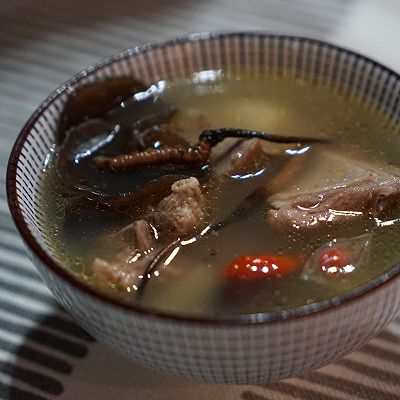 虫草百合老鸭煲