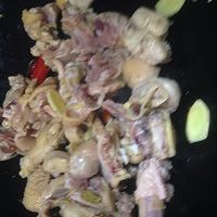 双菇土豆鸡的做法图解5