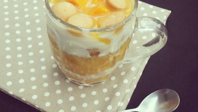 芒果酸奶蛋饼杯