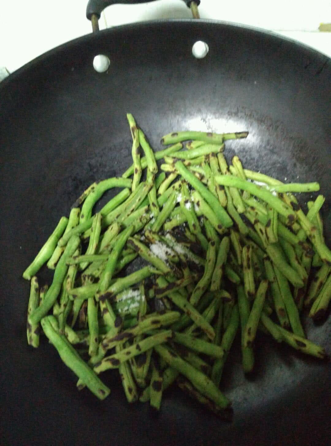 干煸四季豆的做法图解3